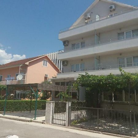 Mona&Mike Apartments Tivat Buitenkant foto